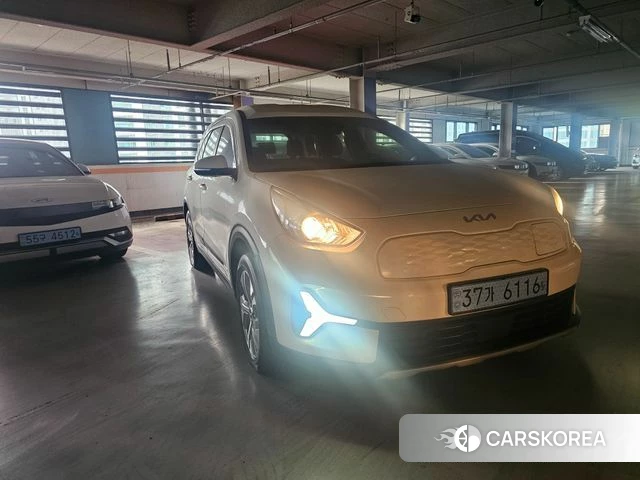 Kia Niro Plus 2022 Белый из Кореи