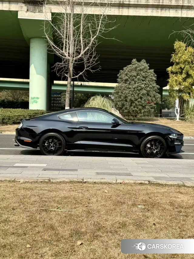 Ford Mustang 2021 Черный из Китая