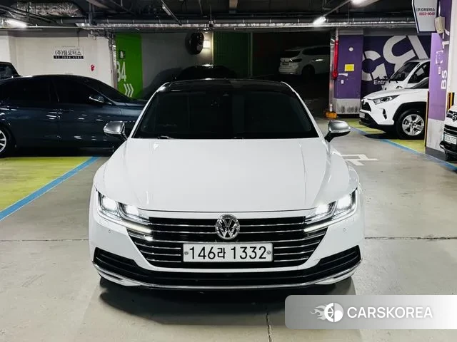 Volkswagen Arteon 2019 Белый из Кореи