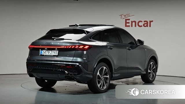 Audi Q5 (80A) 2025 Серый из Кореи