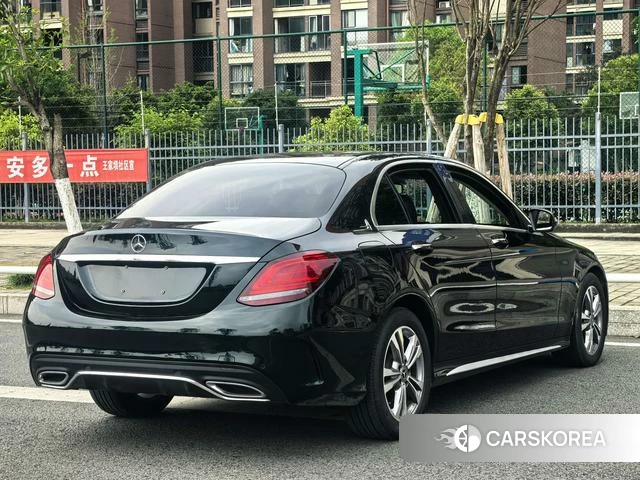 Mercedes-Benz Class C 2021 Зеленый из Китая