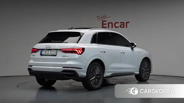 Audi Q3 (F3) 2023 Белый из Кореи