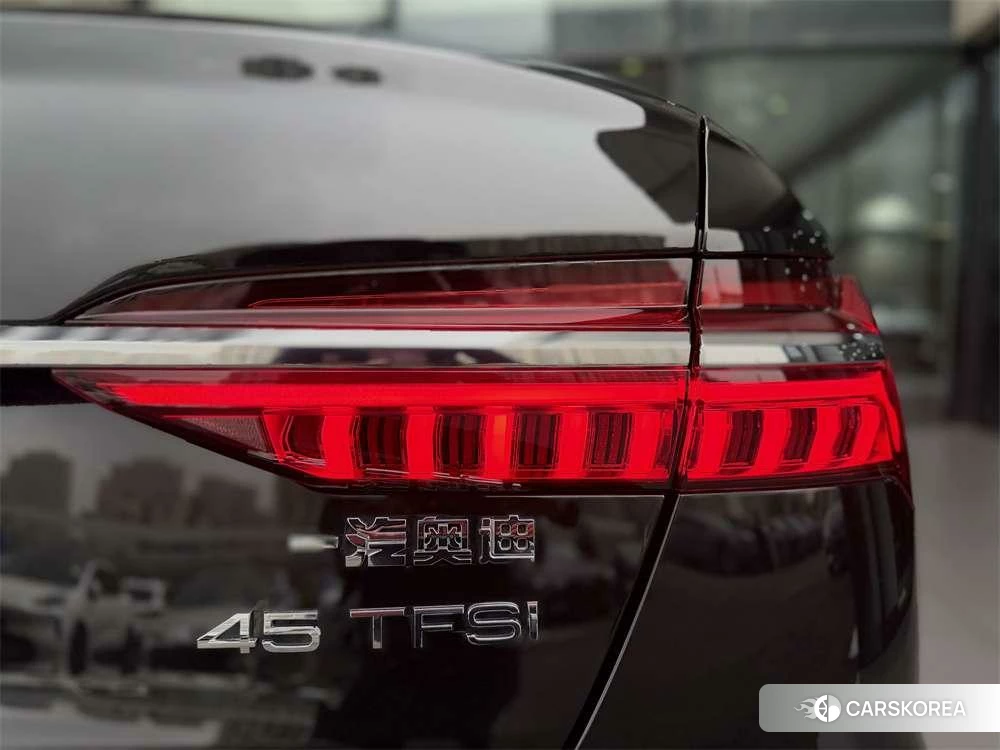 Audi A6L 2023 Черный из Китая