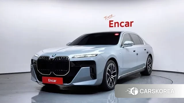 BMW 7 Series (G70) 2024 Серебристо-серый из Кореи