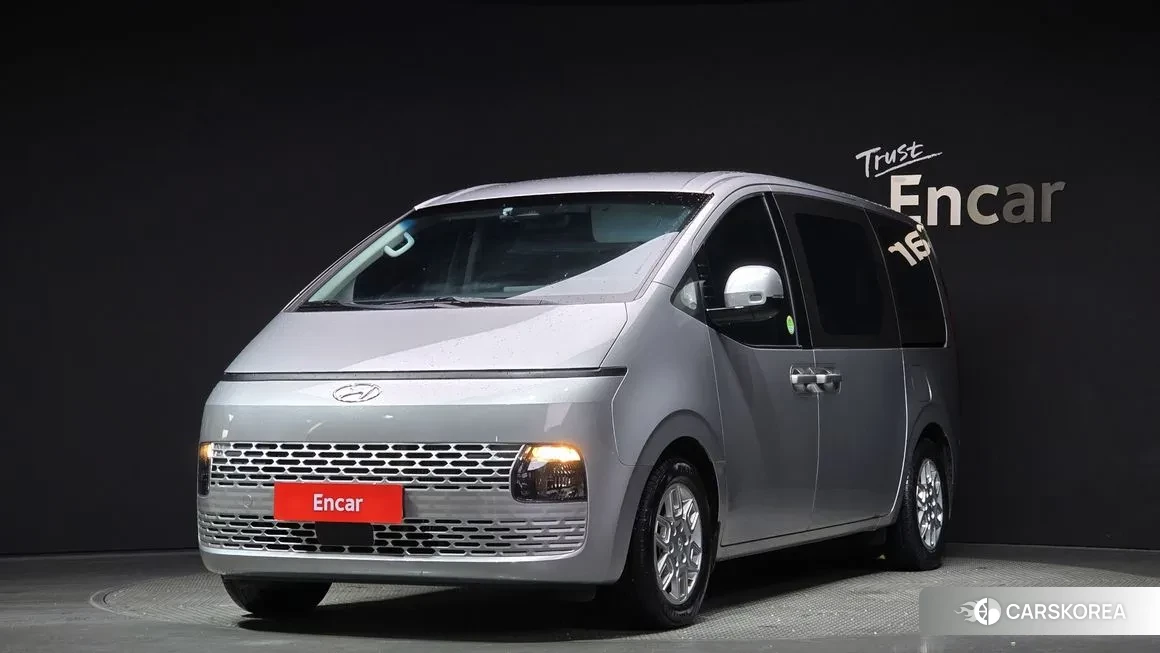 Hyundai Staria 2022 Серебряный из Кореи