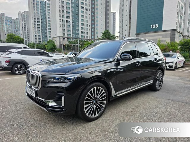BMW X7 (G07) 2021 Черный из Кореи