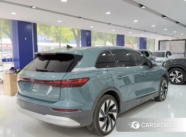 Audi Q5 e-tron 2023 Зеленый из Китая