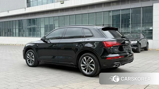 Audi Q5L 2023 Черный из Китая