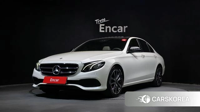 Mercedes-Benz E-Class W213 2020 Белый из Кореи