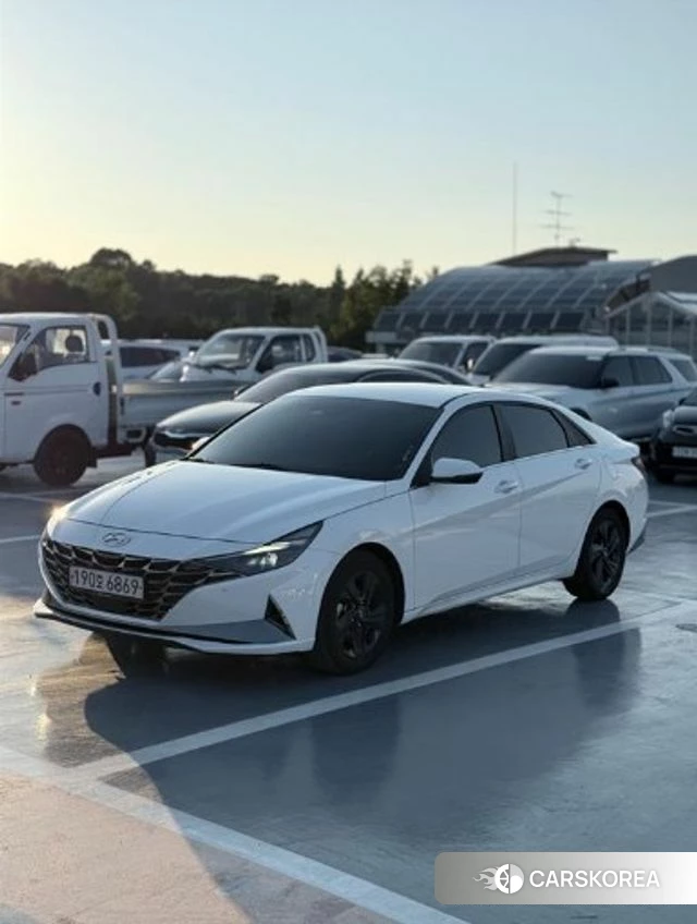 Hyundai Avante Hybrid (CN7) 2022 Белый из Кореи