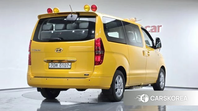 Hyundai The New Grand Starex 2018 Желтый из Кореи