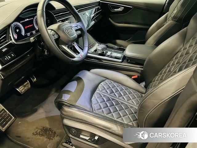 Audi Q8 2024 Черный из Китая