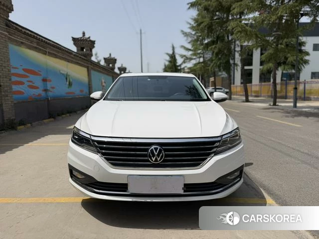 Volkswagen Lavida 2021 Белый из Китая