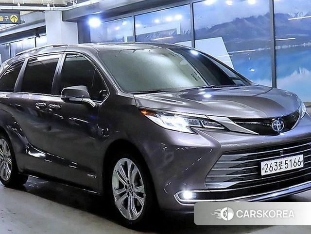 Toyota Sienna 4th Generation 2021 Серый из Кореи