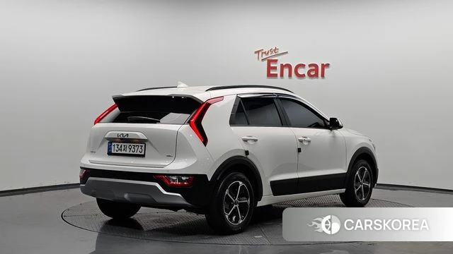 Kia Di Ol Nu Niro 2026 Белый из Кореи