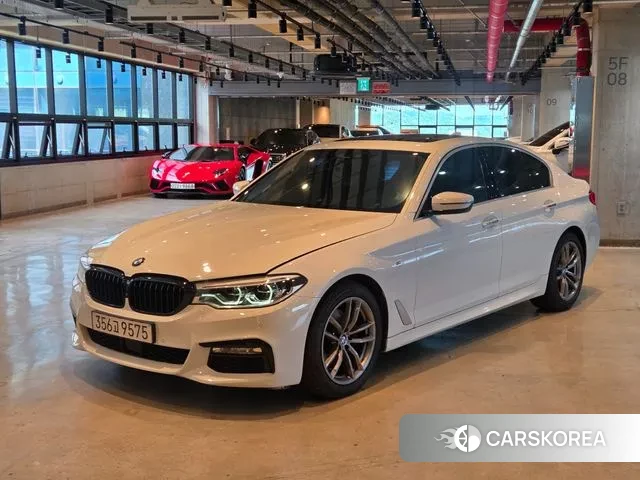 BMW 5 Series (G30) 2018 Белый из Кореи
