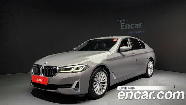 BMW 5 Series (G30) 2022 Серебристо-серый из Кореи