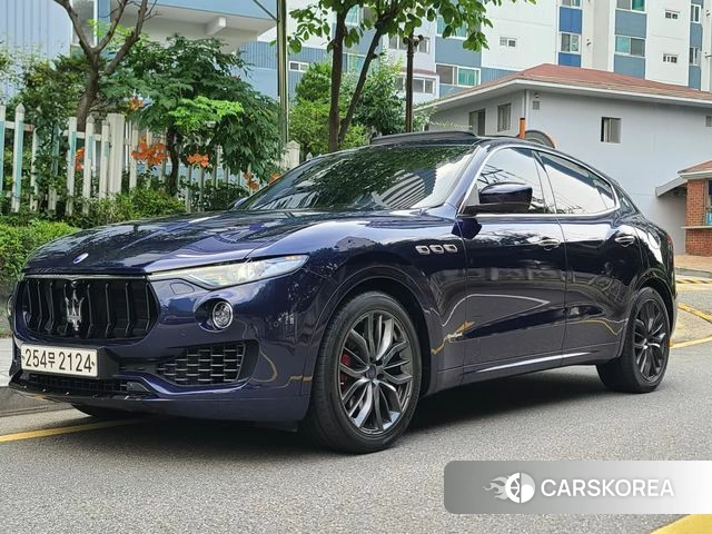 Maserati Levante 2018 Синий из Кореи