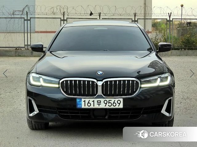 BMW 5 Series (G30) 2021 Черный из Кореи