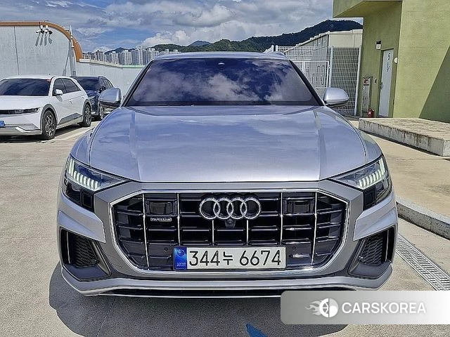 Audi Q8 (4M) 2021 Серебристо-серый из Кореи