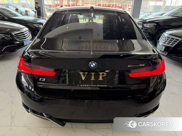 BMW i3 2024 Черный из Китая