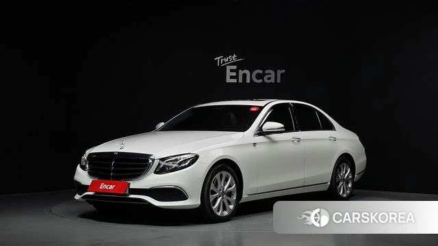 Mercedes-Benz E-Class W213 2019 Белый из Кореи