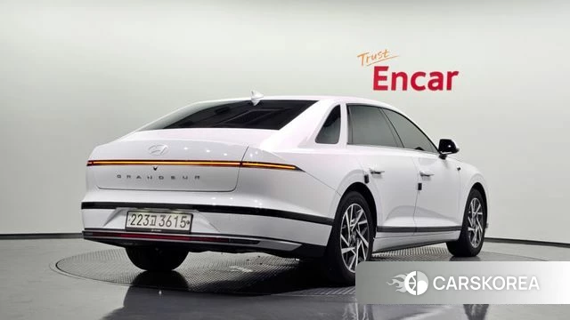 Hyundai Grandeur (GN7) 2024 Белый из Кореи