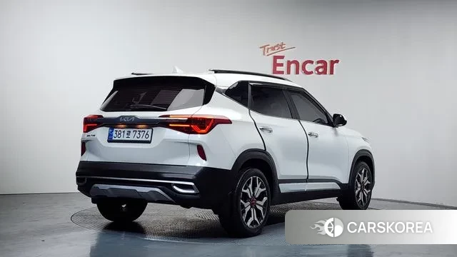 Kia Seltos 2021 Белый из Кореи