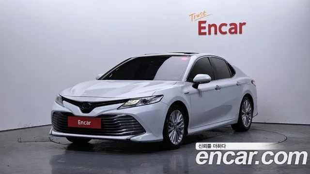 Toyota Camry (XV70) 2018 Белый из Кореи