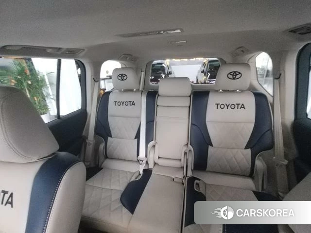 Toyota Land Cruiser (imported) 2024 Белый из Китая