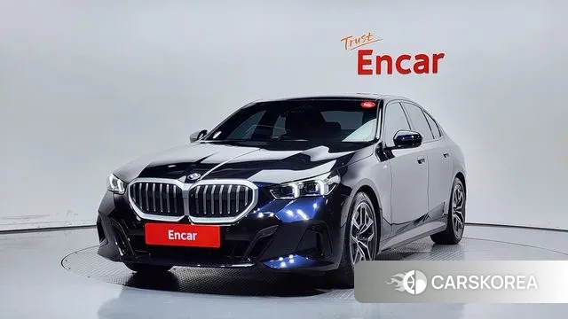 BMW 5 Series (G60) 2023 Синий из Кореи