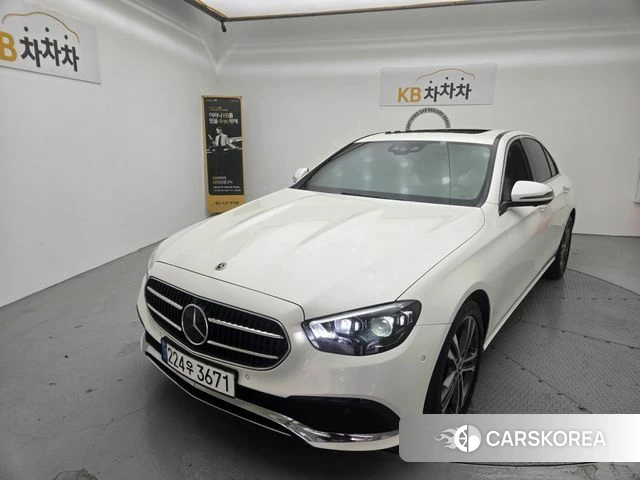 Mercedes-Benz E-Class W213 2022 Белый из Кореи
