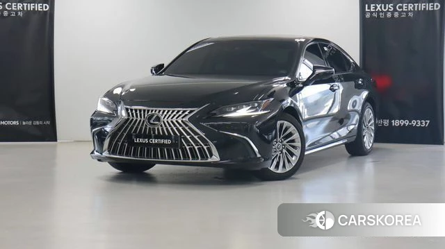 Lexus ES300h 7th generation 2025 Черный из Кореи