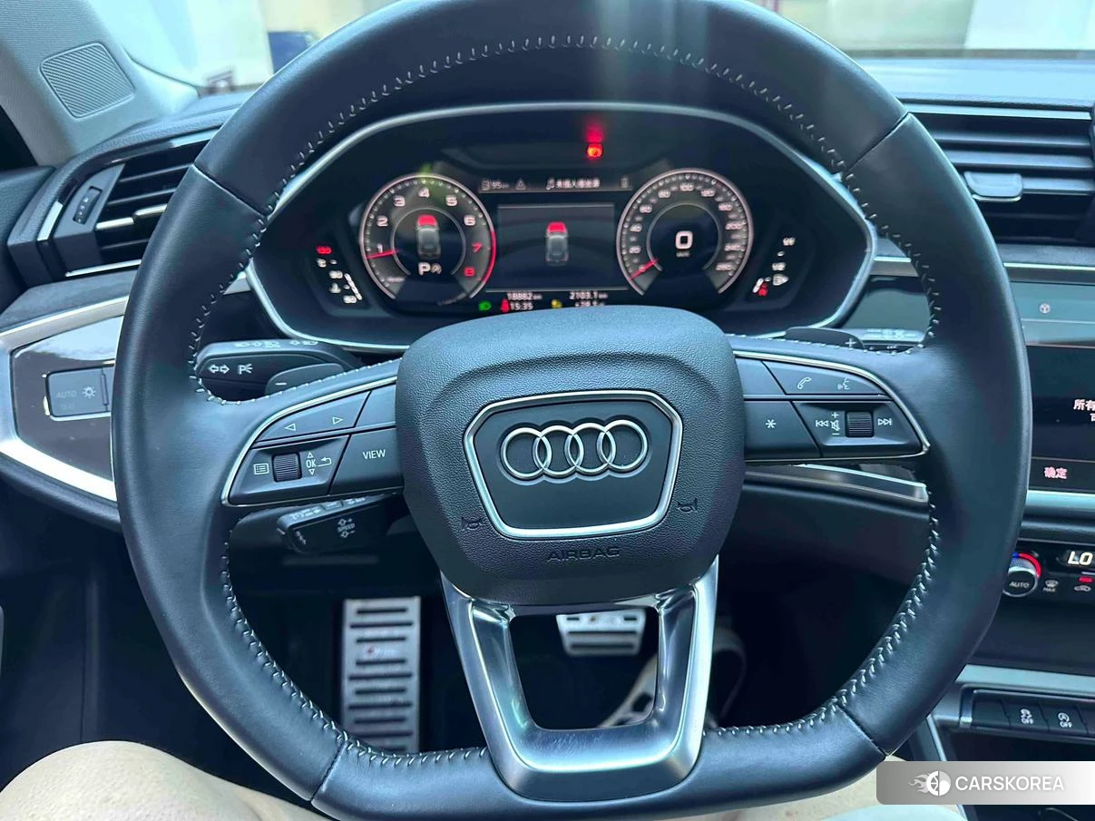 Audi Q3 2021 Синий из Китая