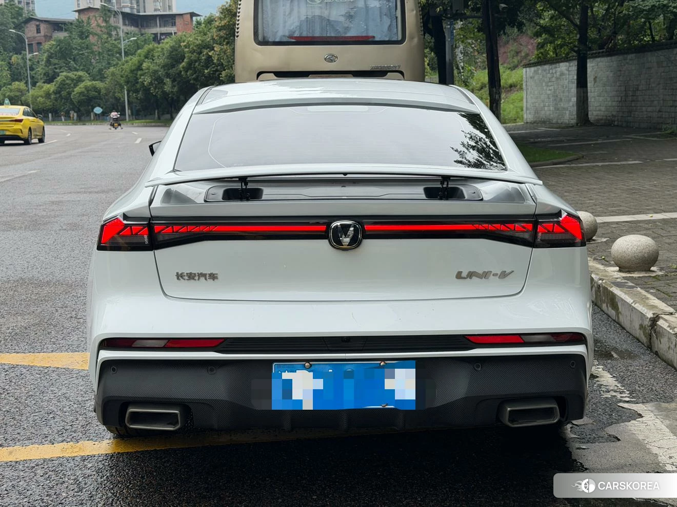 Chang'an UNI-V 2024 Белый из Китая