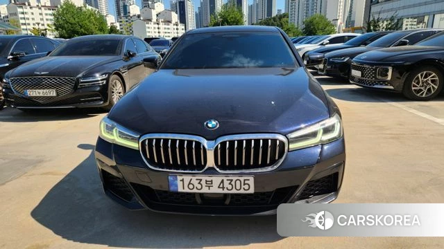 BMW 5 Series (G30) 2022 Черный из Кореи