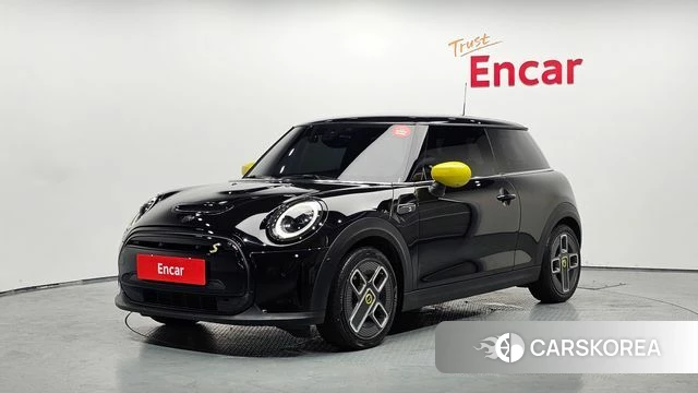 Mini Cooper Electric 2022 Черный из Кореи