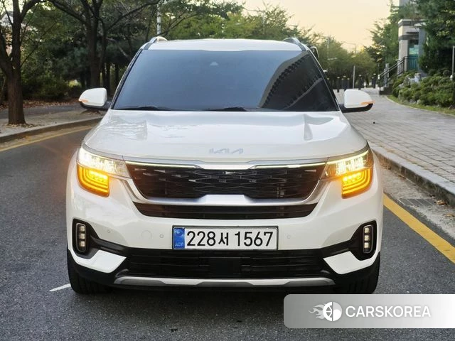 Kia Seltos 2022 Белый из Кореи