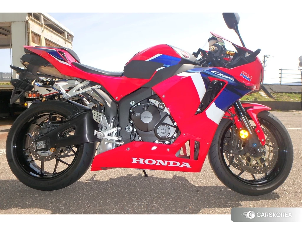 Проданный Honda CBR600RR ABS 2021 из Японии, фото 2