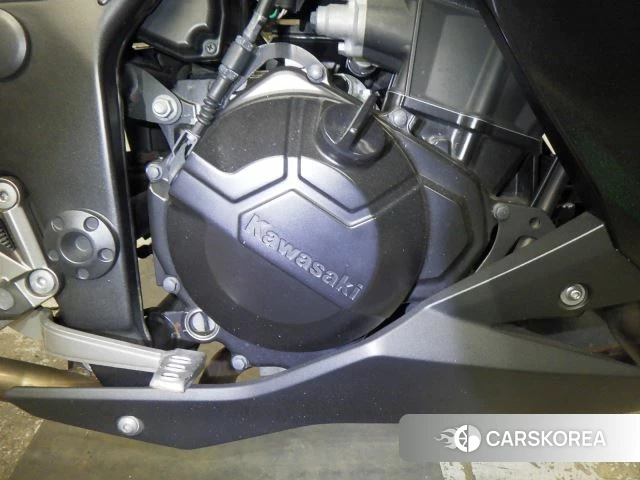 Engine photo