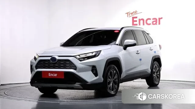 Toyota RAV4 5th Generation 2023 Белый из Кореи