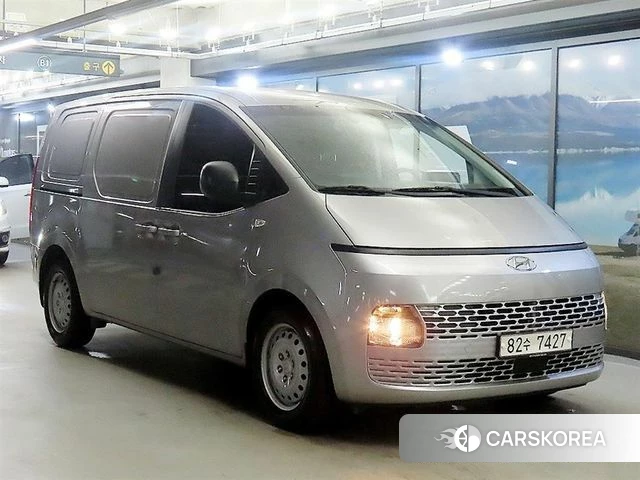 Hyundai Staria 2021 Серебряный из Кореи