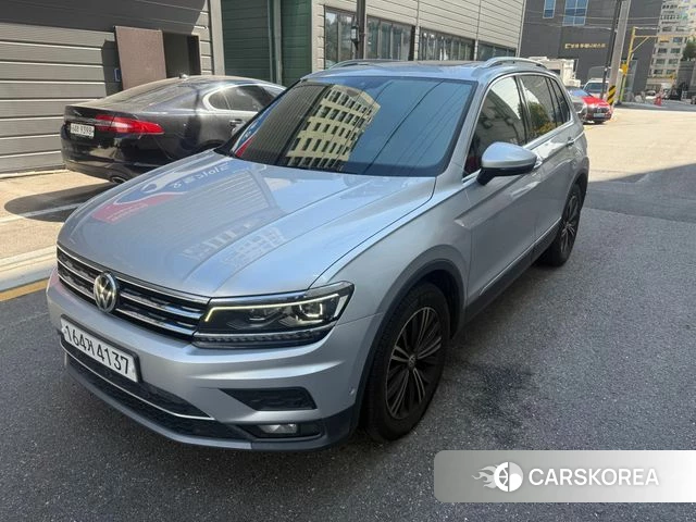 Volkswagen Tiguan second Generation 2020 Серый из Кореи