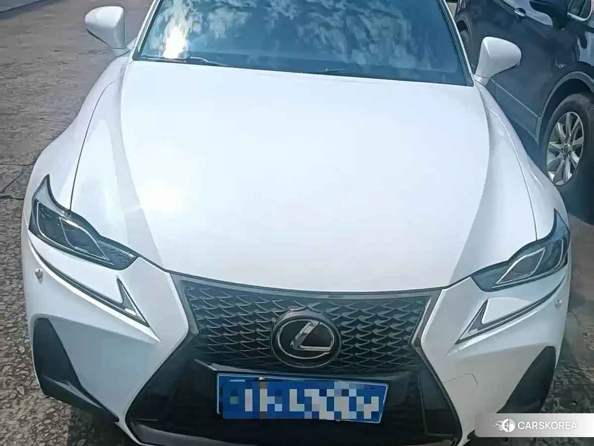 Lexus IS 2019 Белый из Китая