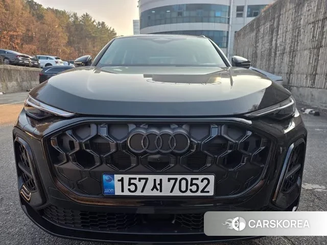 Audi Q5 (80A) 2025 Черный из Кореи