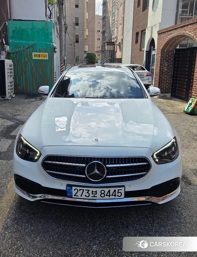 Mercedes-Benz E-Class W213 2021 Белый из Кореи