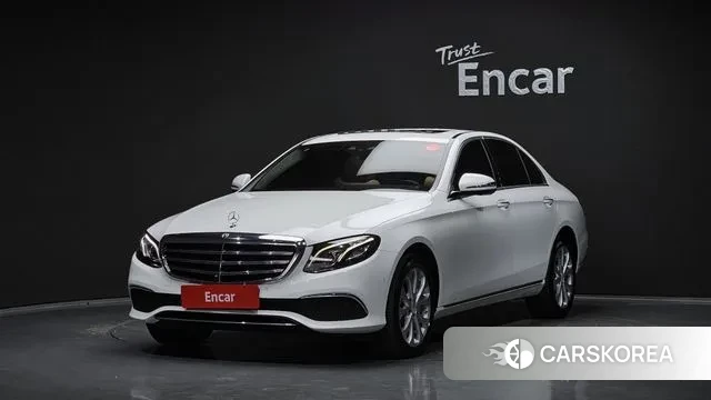 Mercedes-Benz E-Class W213 2018 Белый из Кореи