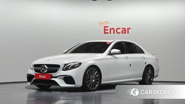Mercedes-Benz E-Class W213 2018 Белый из Кореи