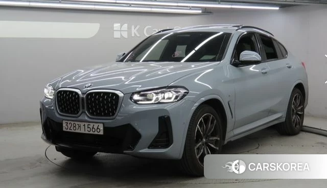BMW X4 (G02) 2025 Светло-серебряный цвет из Кореи