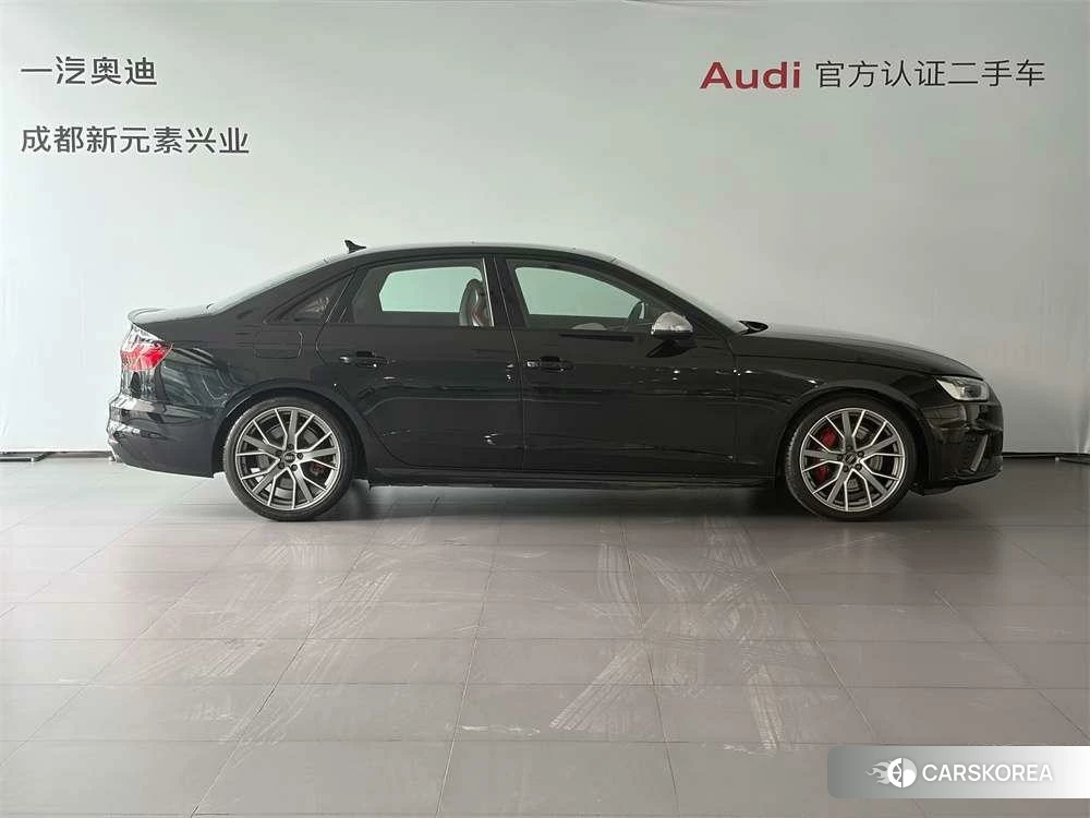 Audi S4 2023 Черный из Китая